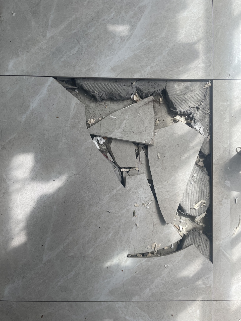 瓷砖烂了一小块怎么处理好(瓷砖烂了一小块怎么处理好呢) 瓷砖烂了一小块怎么处理好(瓷砖烂了一小块怎么处理好呢)